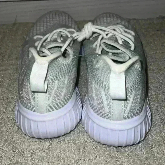 NWOT FASHION SNEAKERS - Picture 3 of 4